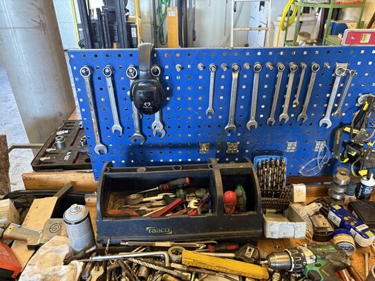 Filebænk med indhold