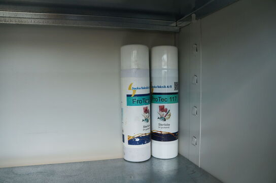 Værkstedsskab med indhold BLIKA