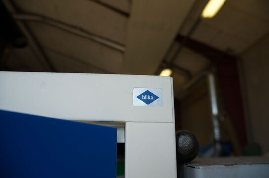 Værkstedsskab med indhold BLIKA