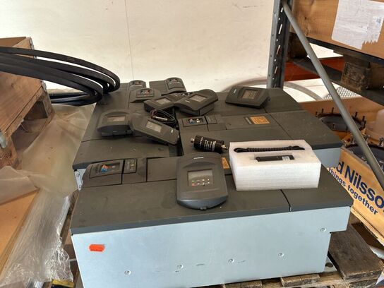 Indhold på pallereol af diverse el-artikler