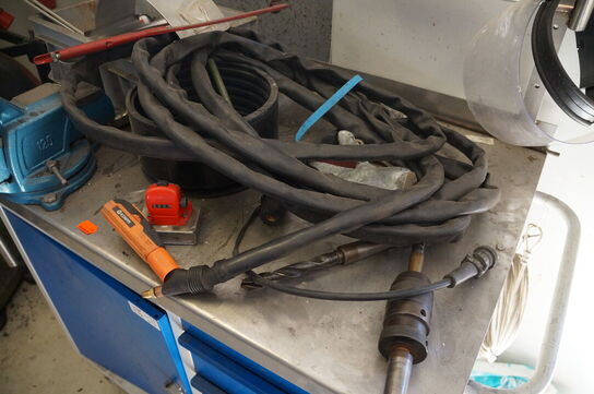 Værkstedsrullebord med indhold