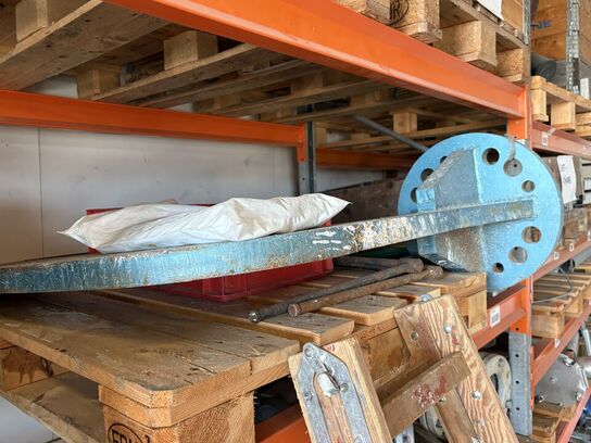 Indhold på pallereol af diverse el-artikler