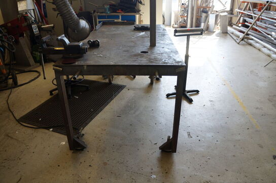 Svejsebord inkl. 2 stk. dovendrenge