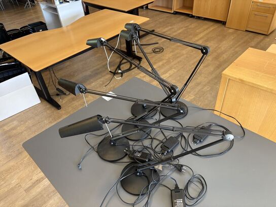 Hæve-/sænkebord inkl. 5 stk. lamper