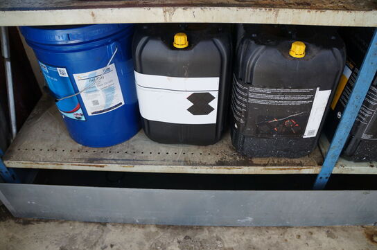 Stort parti spildolie, skærerolie, m.v.