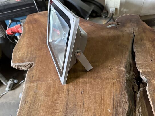 RGB flood light 