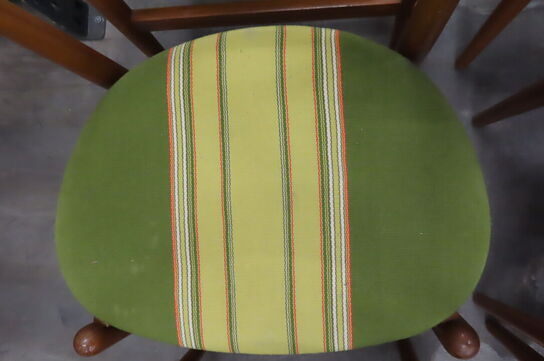 6 stk. stole WEGNER samt spisebord