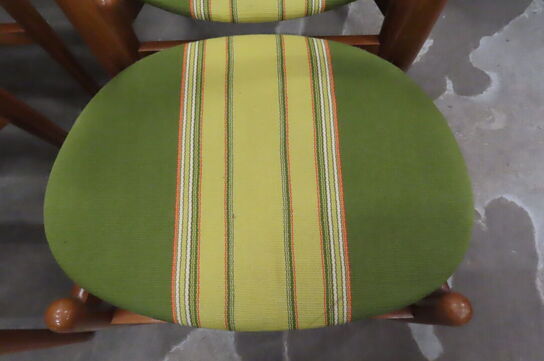 6 stk. stole WEGNER samt spisebord