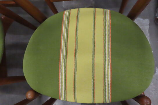 6 stk. stole WEGNER samt spisebord