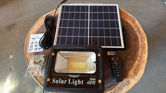 LED belysning m/solcellepanel.