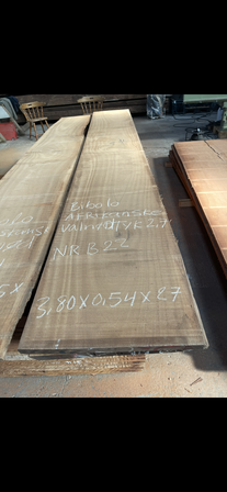 Træplanke i BIBOLO (afr. valnød) 3,80x0,54m - 2,7 cm tyk