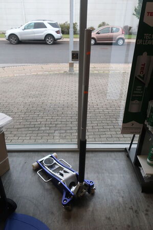 Donkraft BATO 2500 kg. 