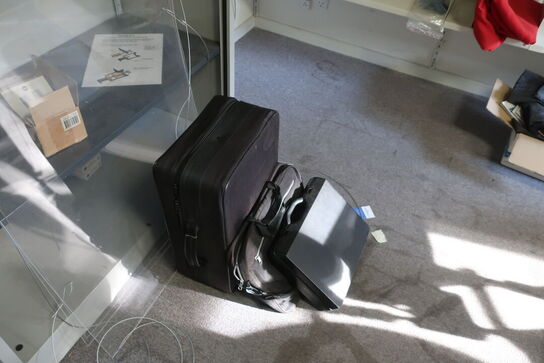 Kontorinventar (LÆS BESKRIVELSE)