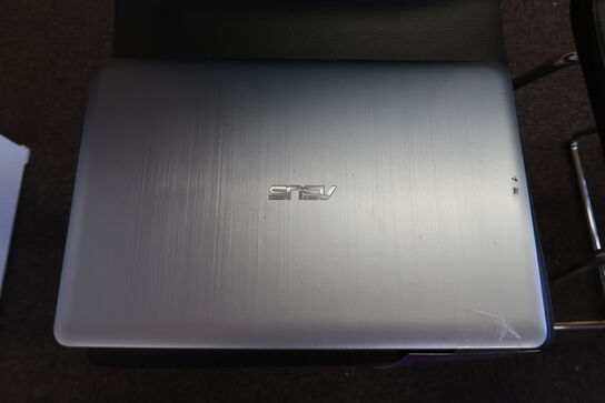 Bærbar, Asus R541U 
