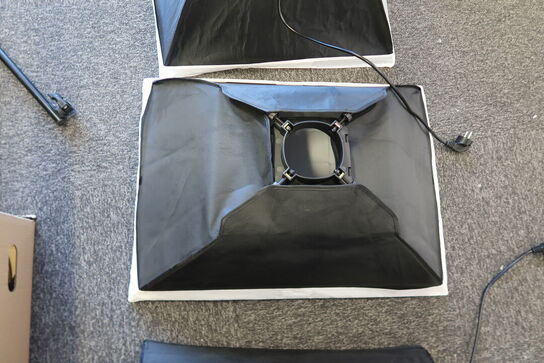 2 stk. TTS II600 - 600watt Digital Flashlampe + diverse stativer m.m. 