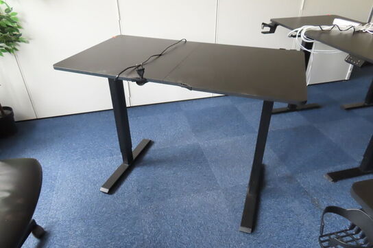 Hæve-/sænkebord samt kontorstol CASARIA OG IKEA