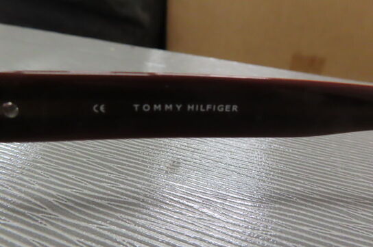 Solbrille TOMMY HILFIGER, TH7293 GLD-34