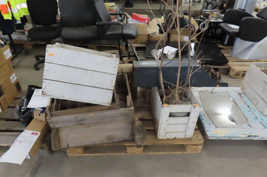 2 stk. paller med diverse brugskunst