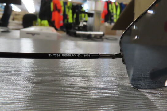 Solbrille TOMMY HILFIGER, TH7334 GUNBLK-3