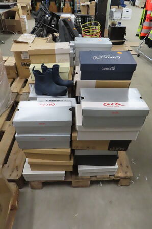 Palle med diverse sko