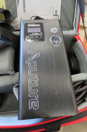 LED lampe APUTURE samt tilbehør