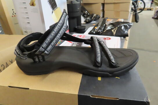 Sandaler TEVA str. 43