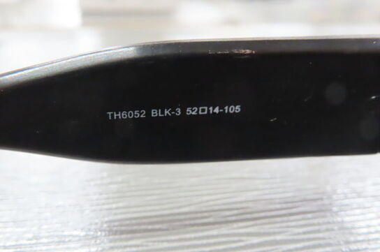 Solbrille TOMMY HILFIGER, TH6052 BLK-3