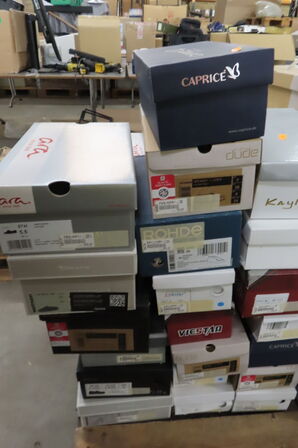 Palle med diverse sko