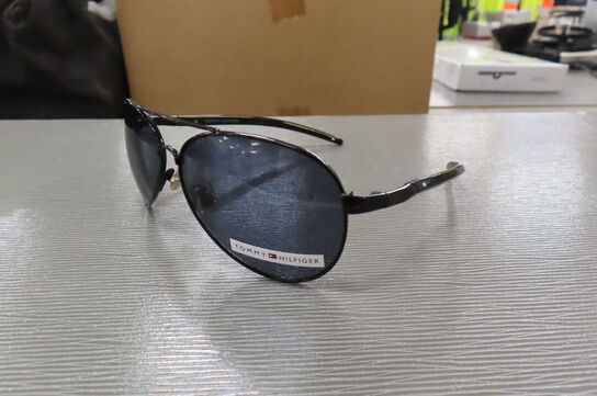 Solbrille TOMMY HILFIGER, TH6047 BLK-3