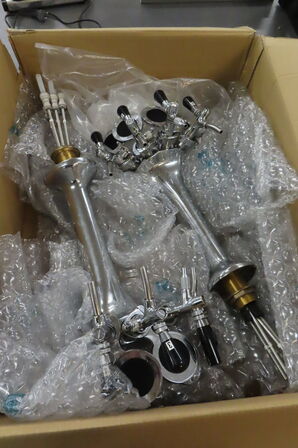 2 stk. Fadølstårne, 3 haner på hver