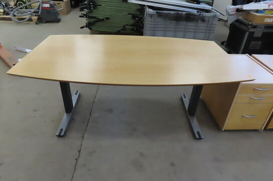 El. hæve/sænke skrivebord, 2 stk. skuffemoduler samt kontorstol