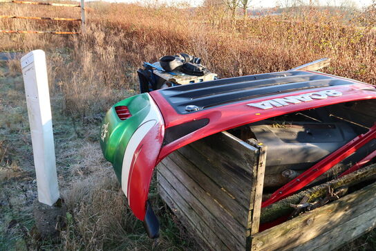 Palle med reservedele til lastbil