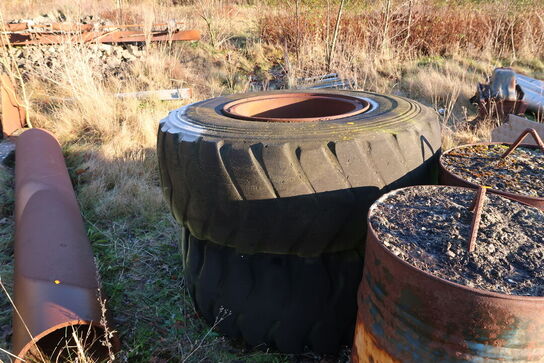 Div. Dæk, spande med beton m.m.