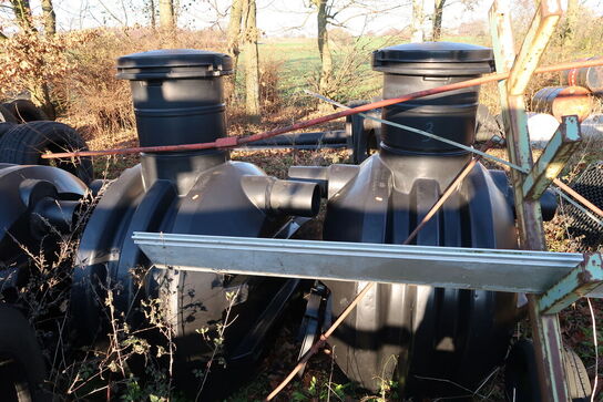 4 stk. bundfældningstanke UPONOR