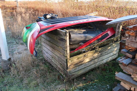 Palle med reservedele til lastbil