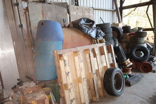 Div. Reservedele, dæk m.m.