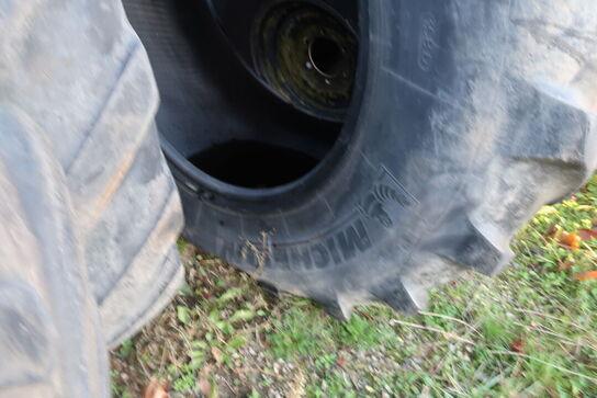 4 stk. traktordæk bl.a. MICHELIN 18.4R38