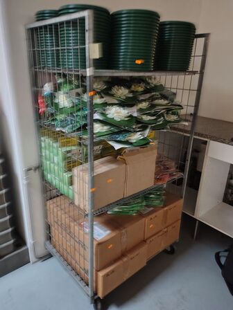 Vogn med diverse tilbehør