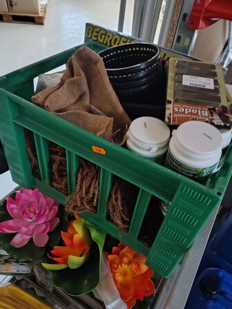 Vogn med diverse tilbehør