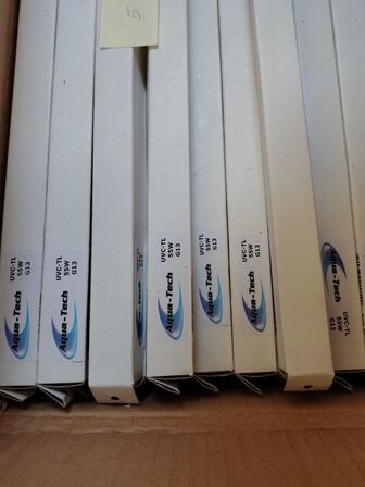 Kasse med UVC-TL rør. 