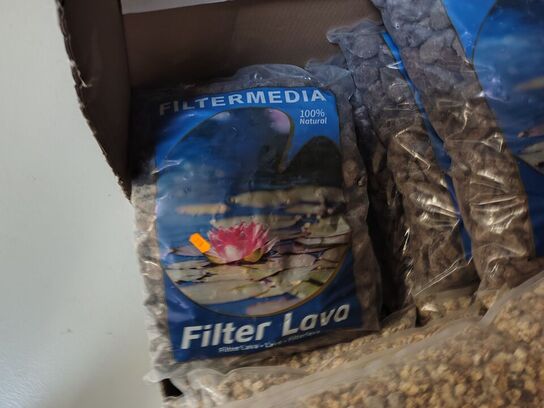 2 kasser, bl.a. filter lava