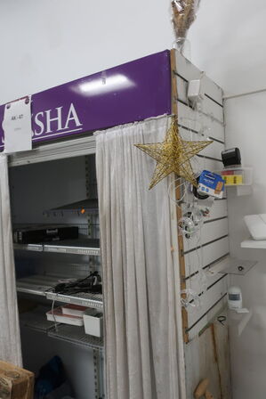 Tobaksskab med indhold