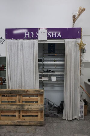 Tobaksskab med indhold