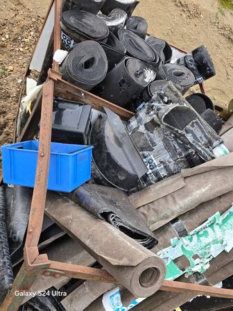 2 paller Tagpap og murpap.