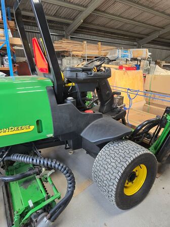 John Deere Cylinderklipper JOHN DEERE 3235C