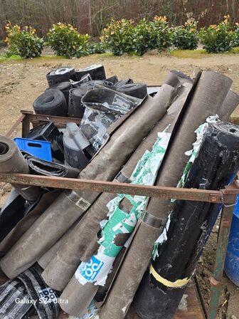 2 paller Tagpap og murpap.