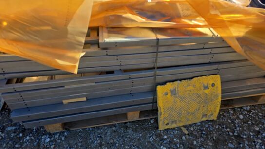 Skillevæg (ubrugt og speciallavet)