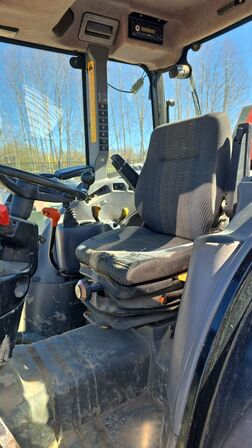 New Holland Traktor NEW HOLLAND TN75SA