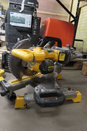 Akku-Kap- og geringssav Dewalt 