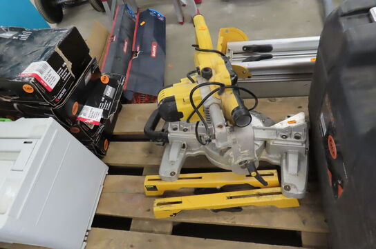 Kap- & geringssav inkl. Arbejdstation DEWALT